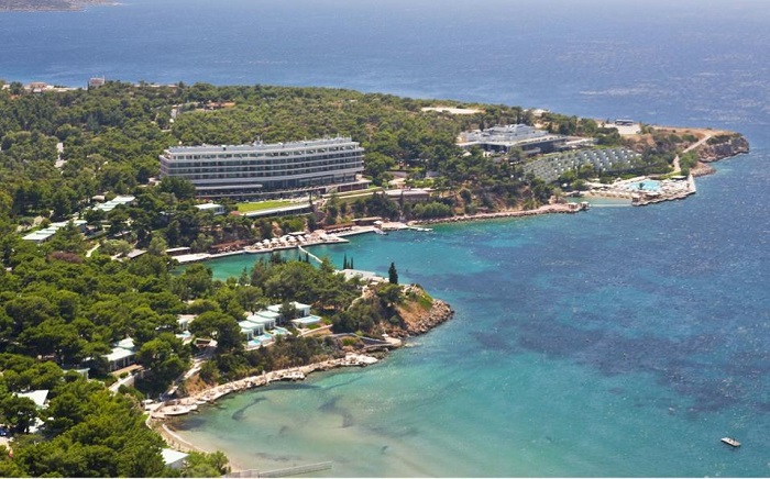 , Historic Asteras Vouliagmenis Resort Re-Opens March 29 | GreekReporter.com